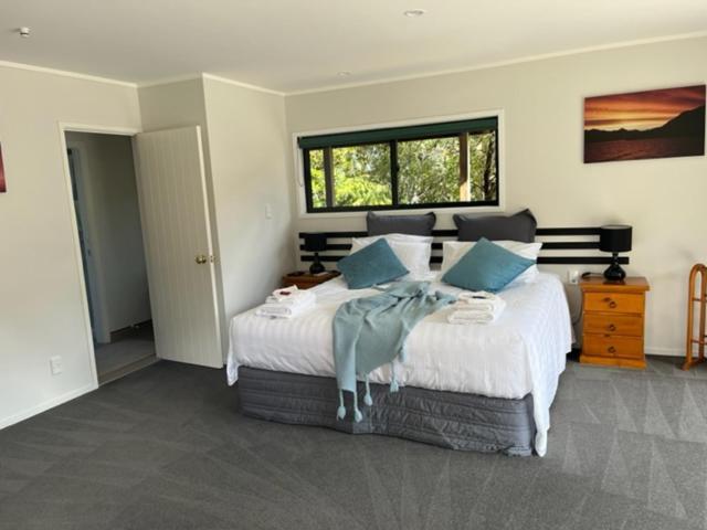 Treetops Cottage At The Castle Whitianga Luaran gambar