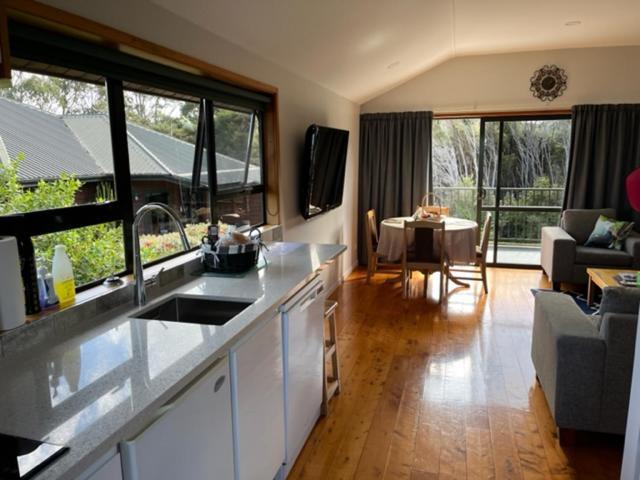 Treetops Cottage At The Castle Whitianga Luaran gambar